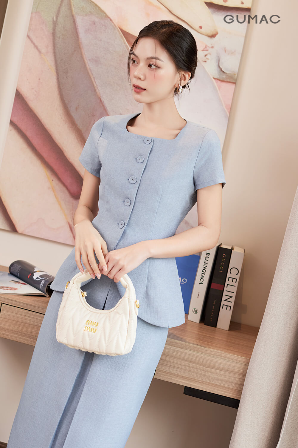 mau xanh duong hop voi menh thuy