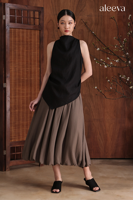 High-neck sleeveless blouse