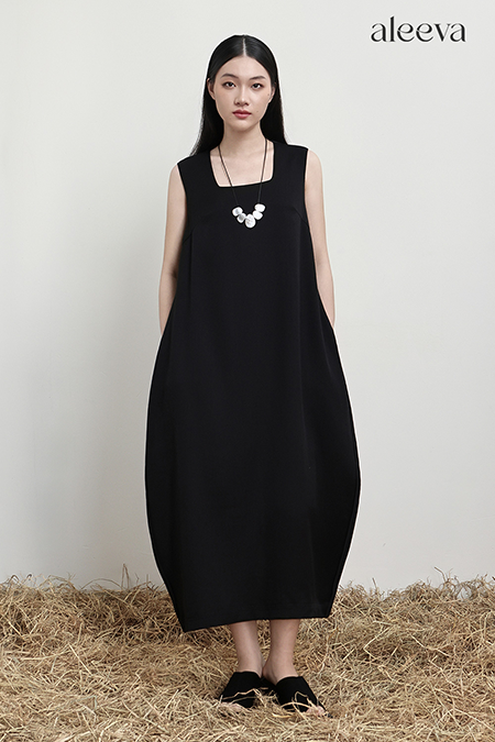 Everyday U-neck shift dress