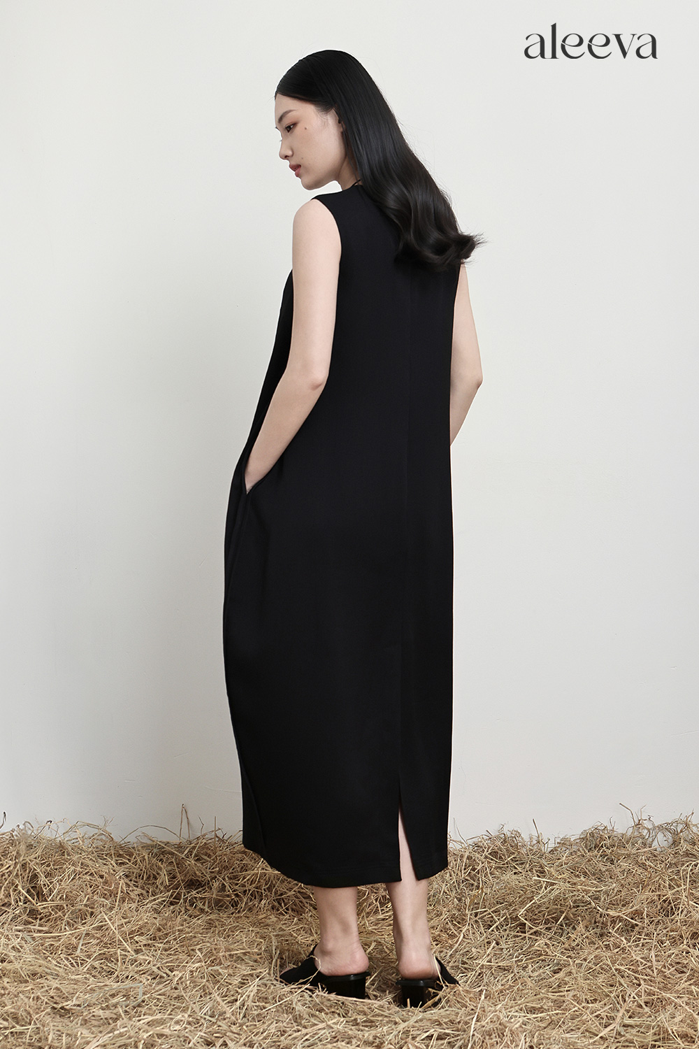 Everyday U-neck shift dress
