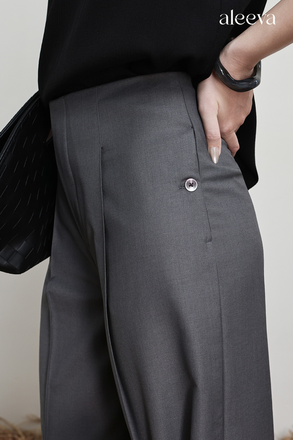 Side pockets wide leg trousers