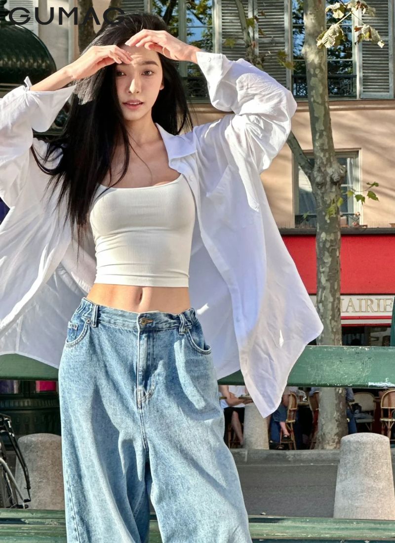 Quần ống rộng với áo 2 dây trong sơ mi