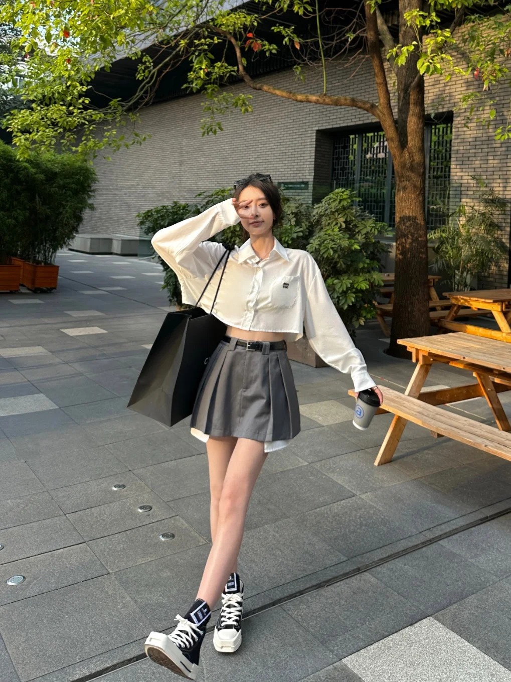 28+ Cách phối đồ với áo sơ mi croptop nữ ĐẸP NHẤT cho nàng