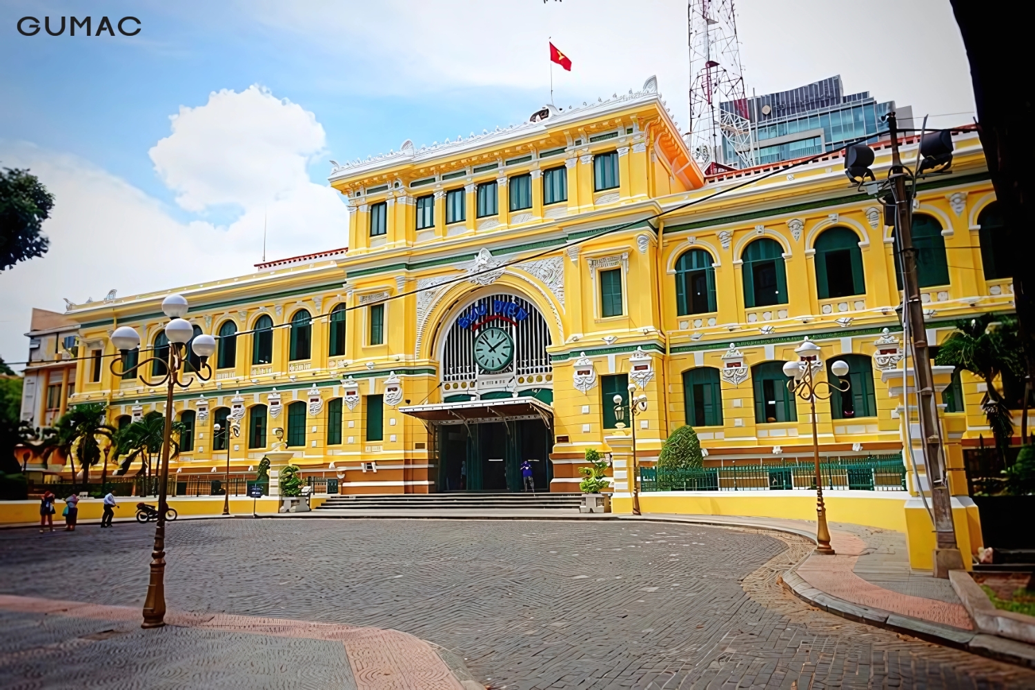 chup hinh tet voi ao dai o buu dien sai gon