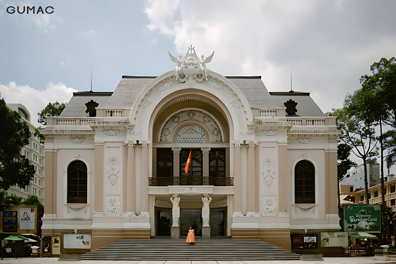 tao hinh chup anh mac ao dai o nha hat lon sai gon