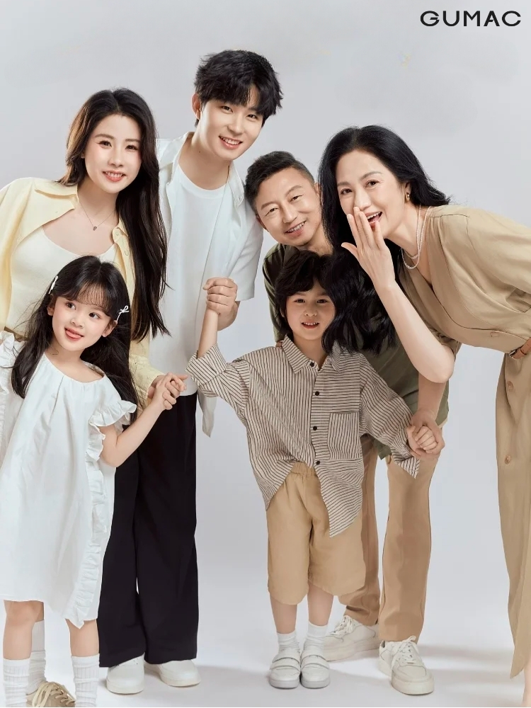 chup anh gia dinh 6 nguoi