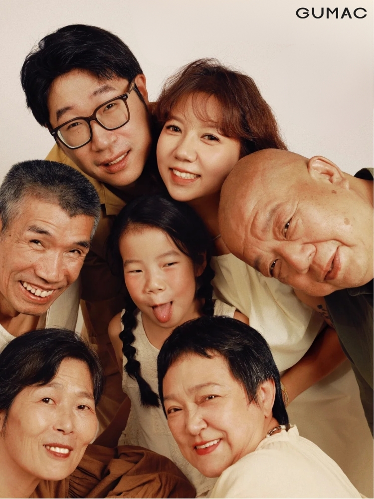 chup hinh gia dinh vui nhon hai huoc