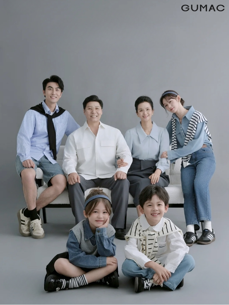 concept chup anh dai gia dinh 6 nguoi