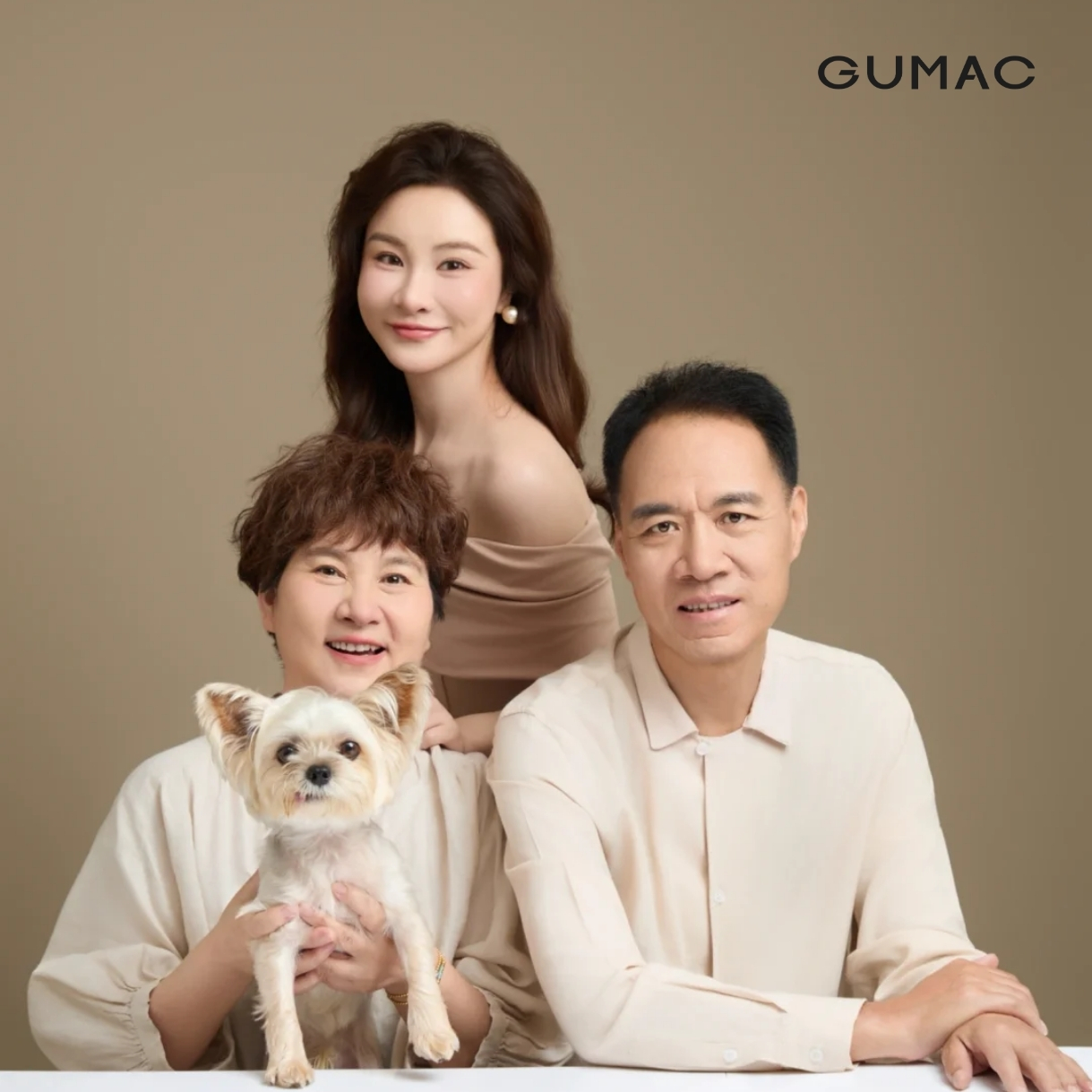 concept chup anh gia dinh cung thu cung