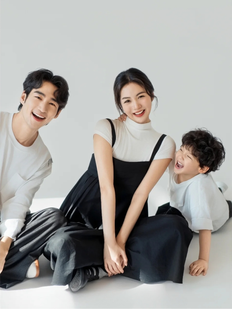 goi y chup anh gia dinh style hien dai