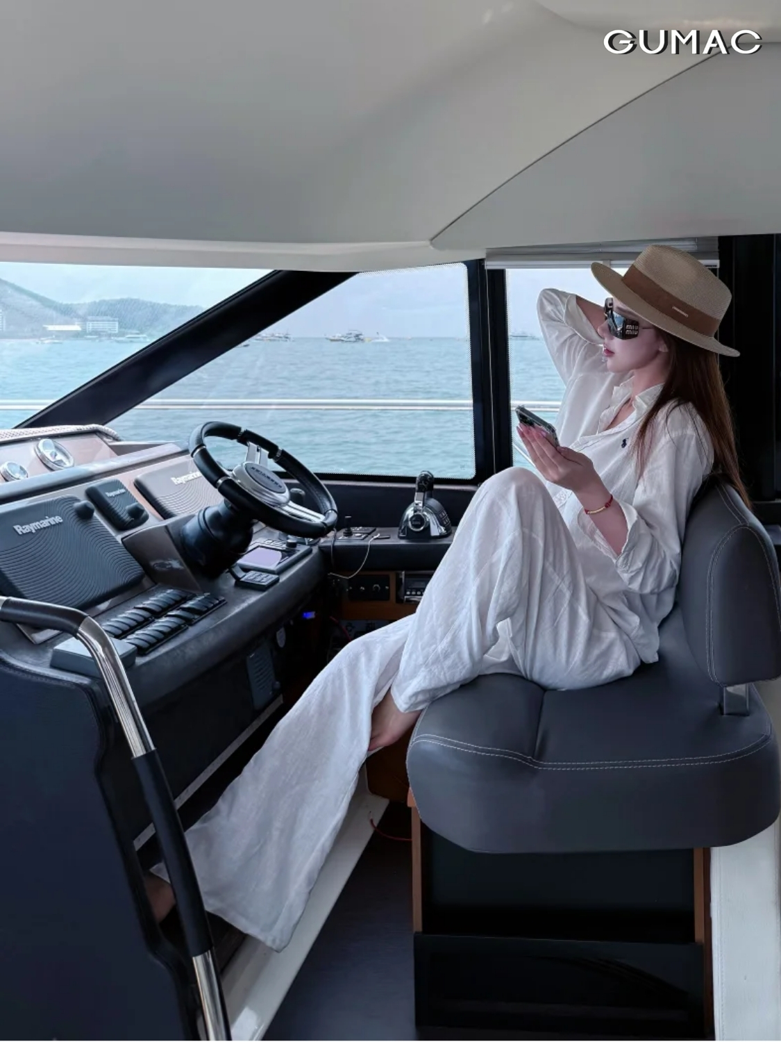 tao dang chup anh tren du thuyen