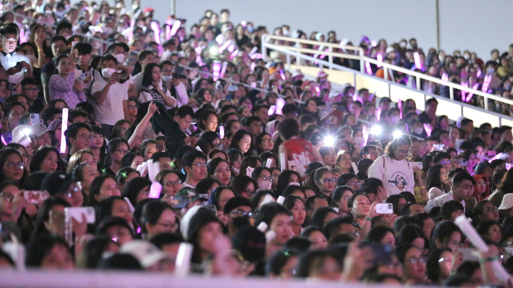 Chuẩn bị đồ dùng cần thiết, chọn trang phục thoải mái và giữ sức khỏe khi đi concert