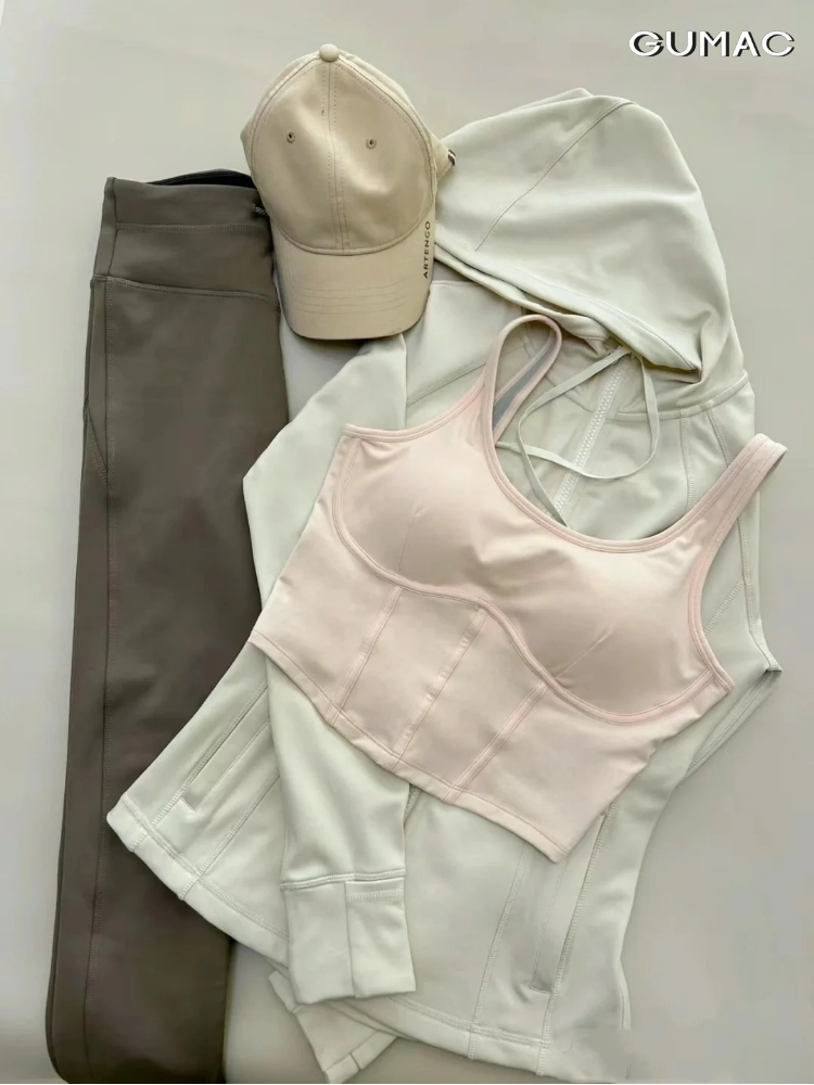 dang nguoi chu nhat di tap gym nen mac gi