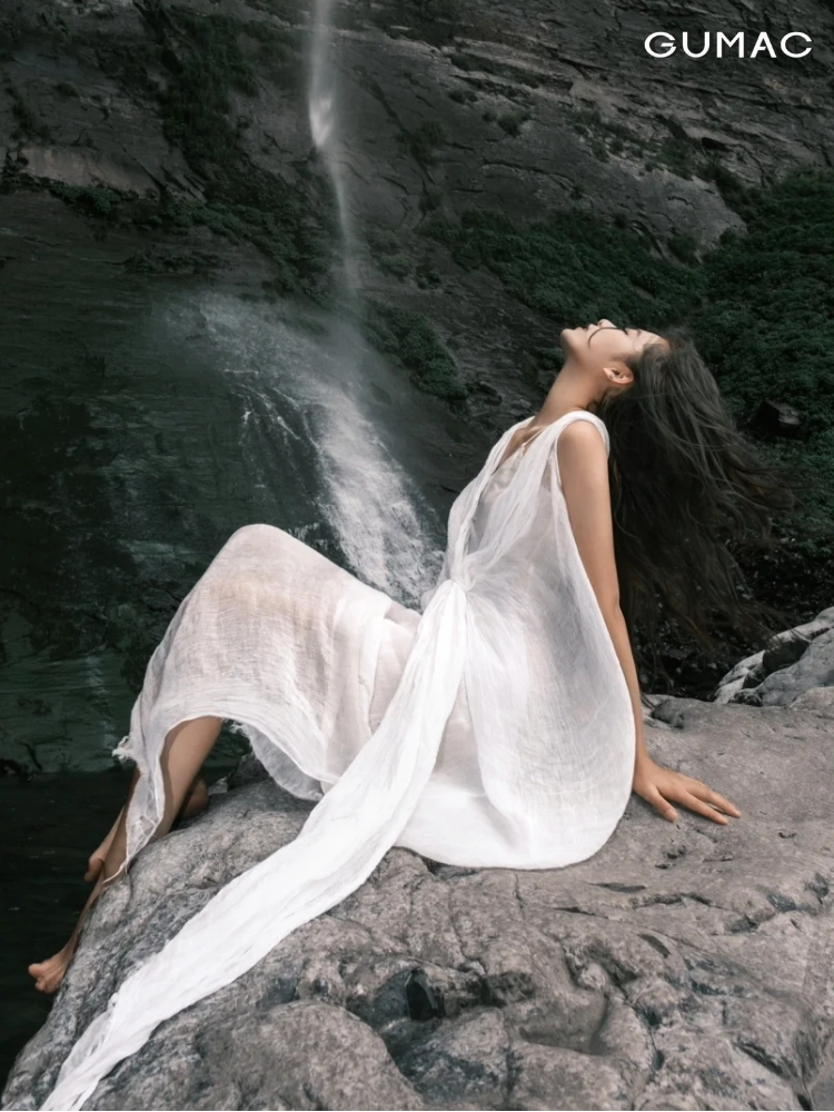 checkin thac nuoc cung do boi cuc slay