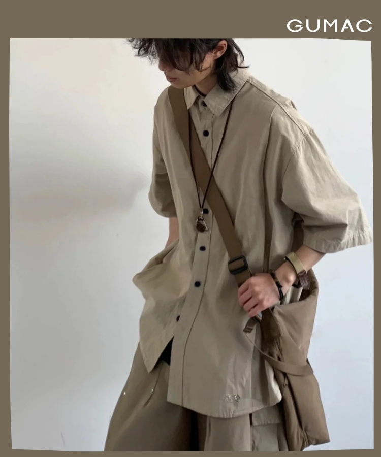 tranh mang tui deo cheo va quan ao nhieu tui