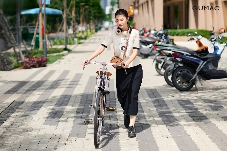 du lich thuy si mua he nen mac gi