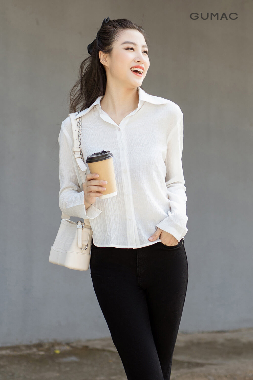 Mix quần tây với áo sơ mi đũi