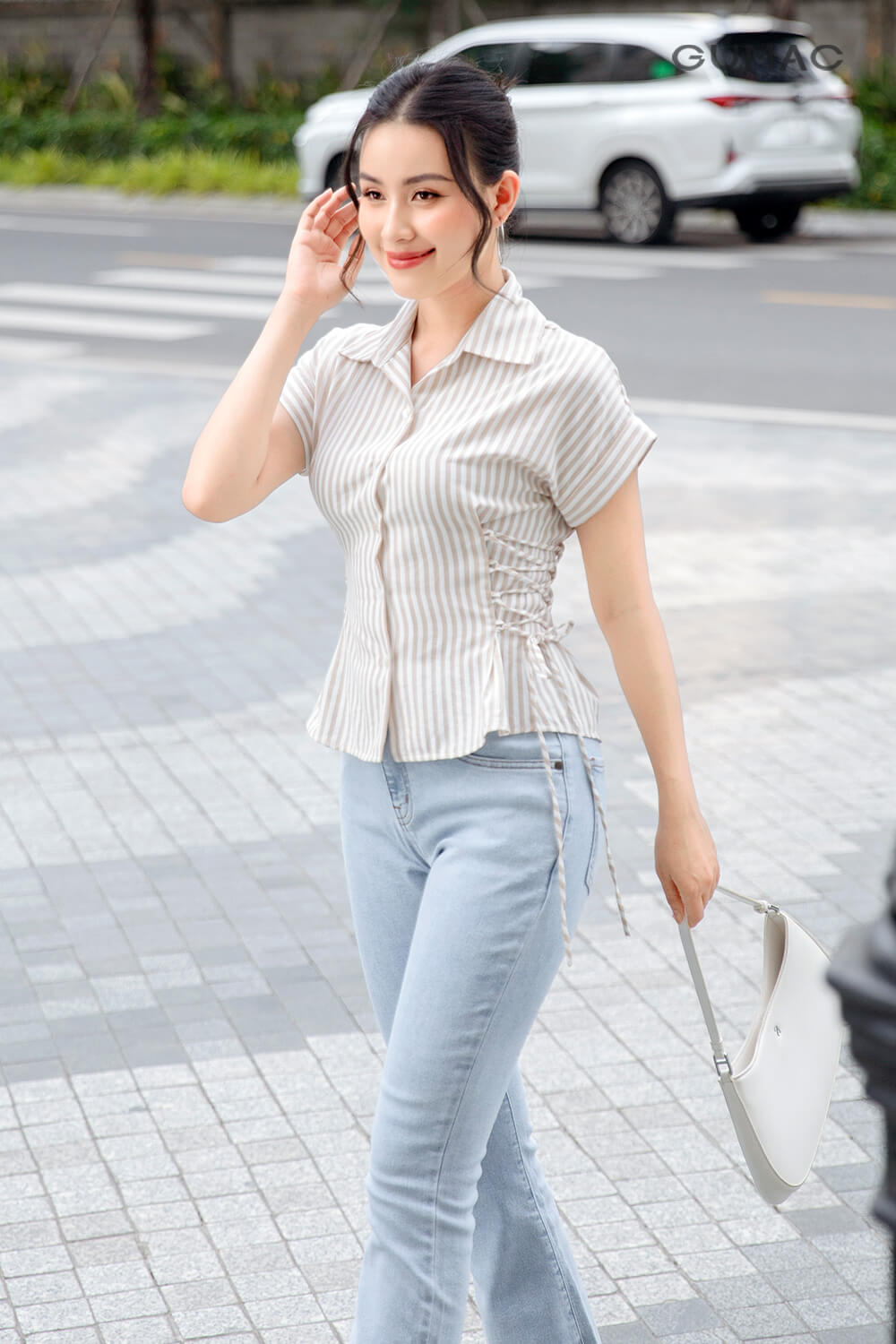 Áo sơ mi kẻ sọc quần jean