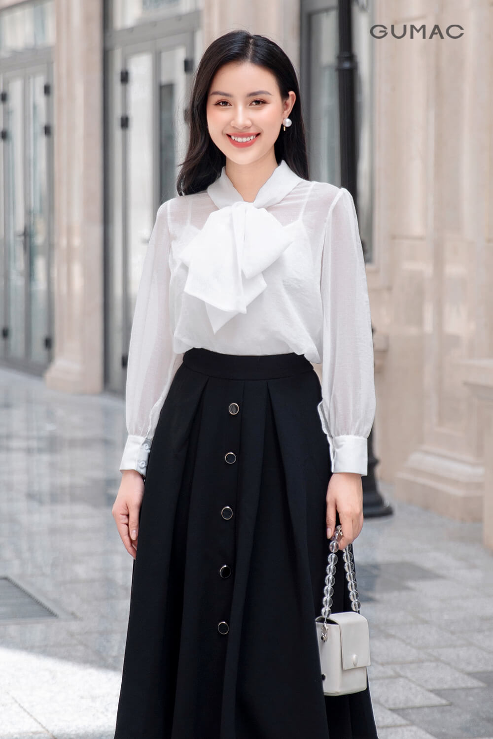 mau den hop voi tuoi Ty 1996