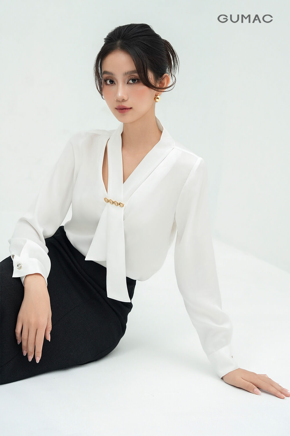 áo sơ mi trắng cổ vạt