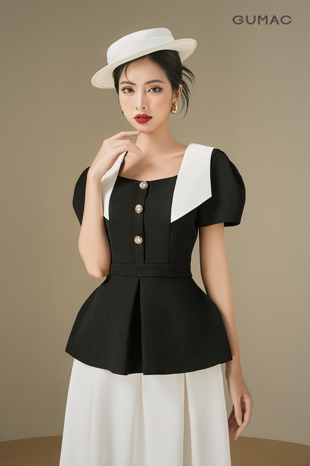 ao peplum co phoi sang trong