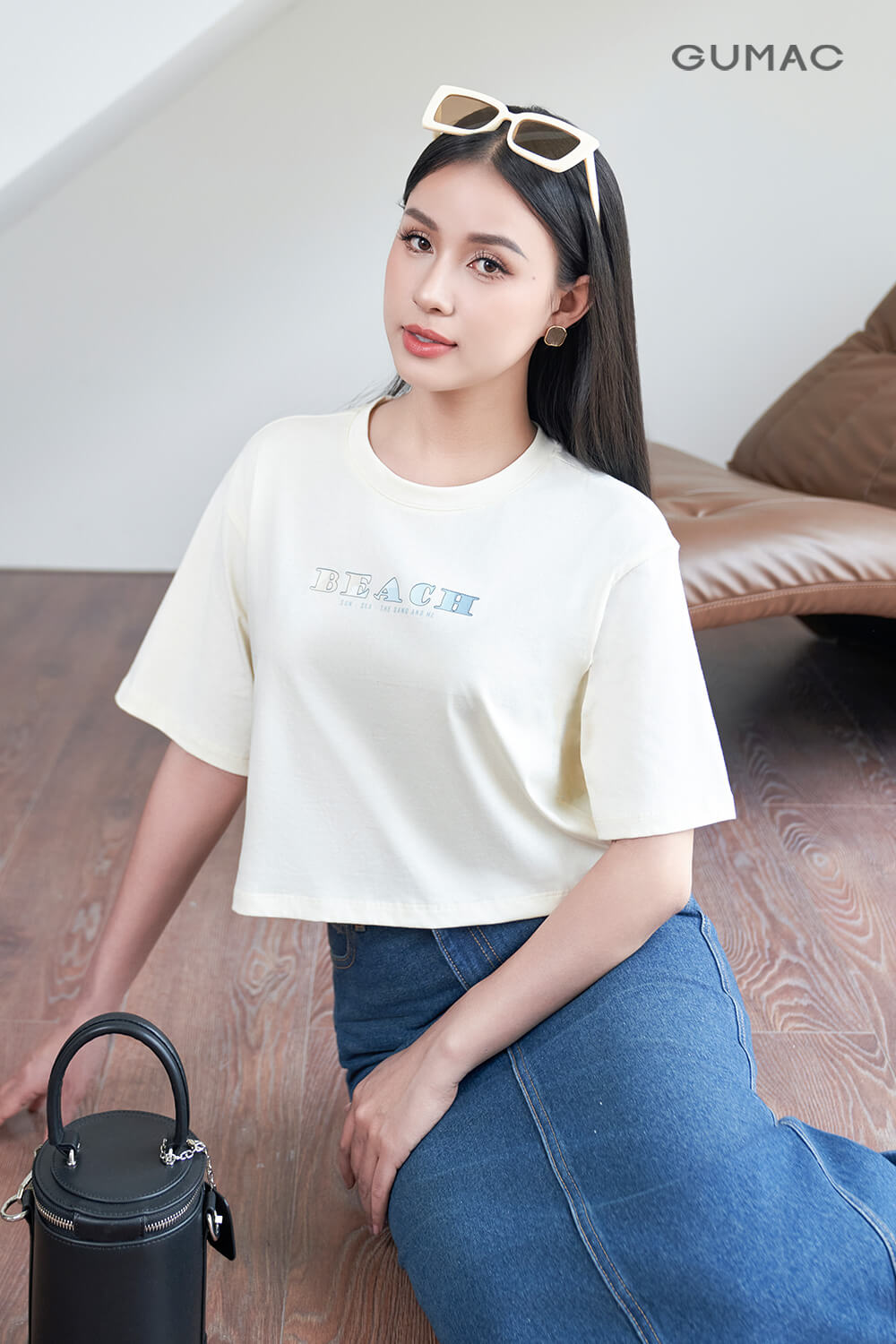 mix ao phong croptop dang rong voi chan vay jean
