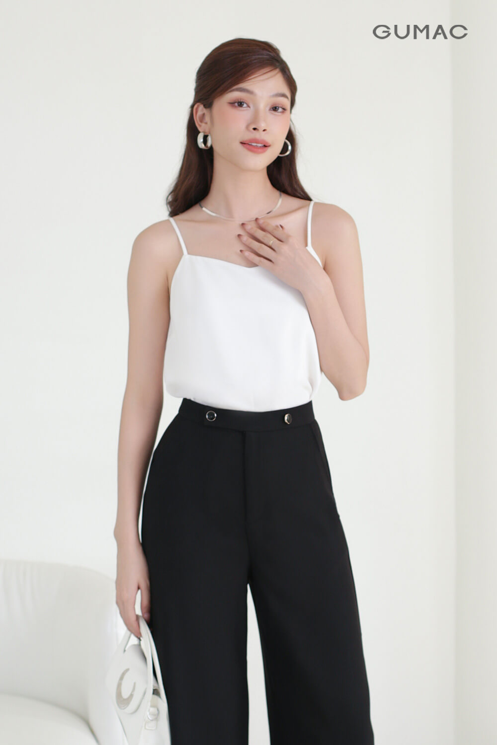 quần tây phối áo hai dây