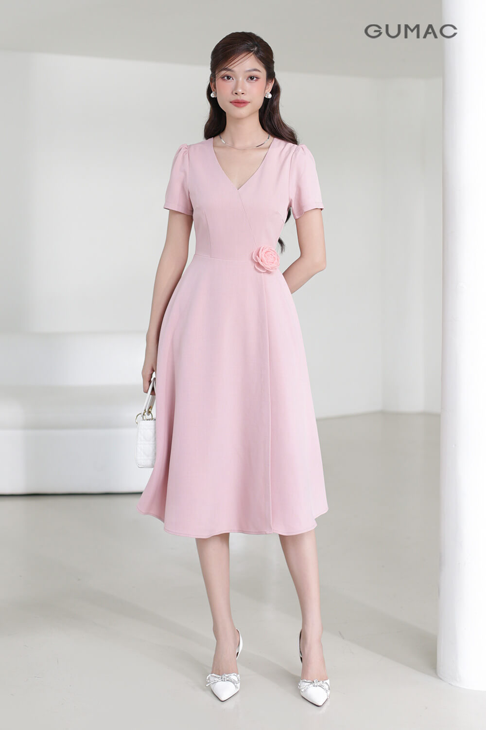 dam big size co v ket hop voi giay cao got