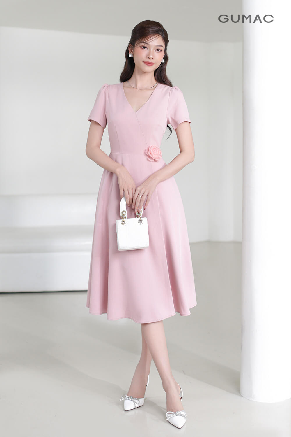 vay dam mau hong dep hop voi cung thien binh nu