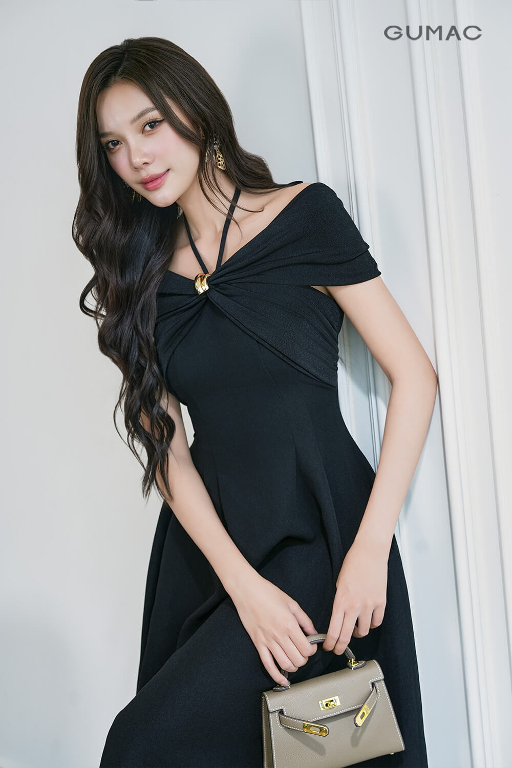 Đầm A nút kim loại