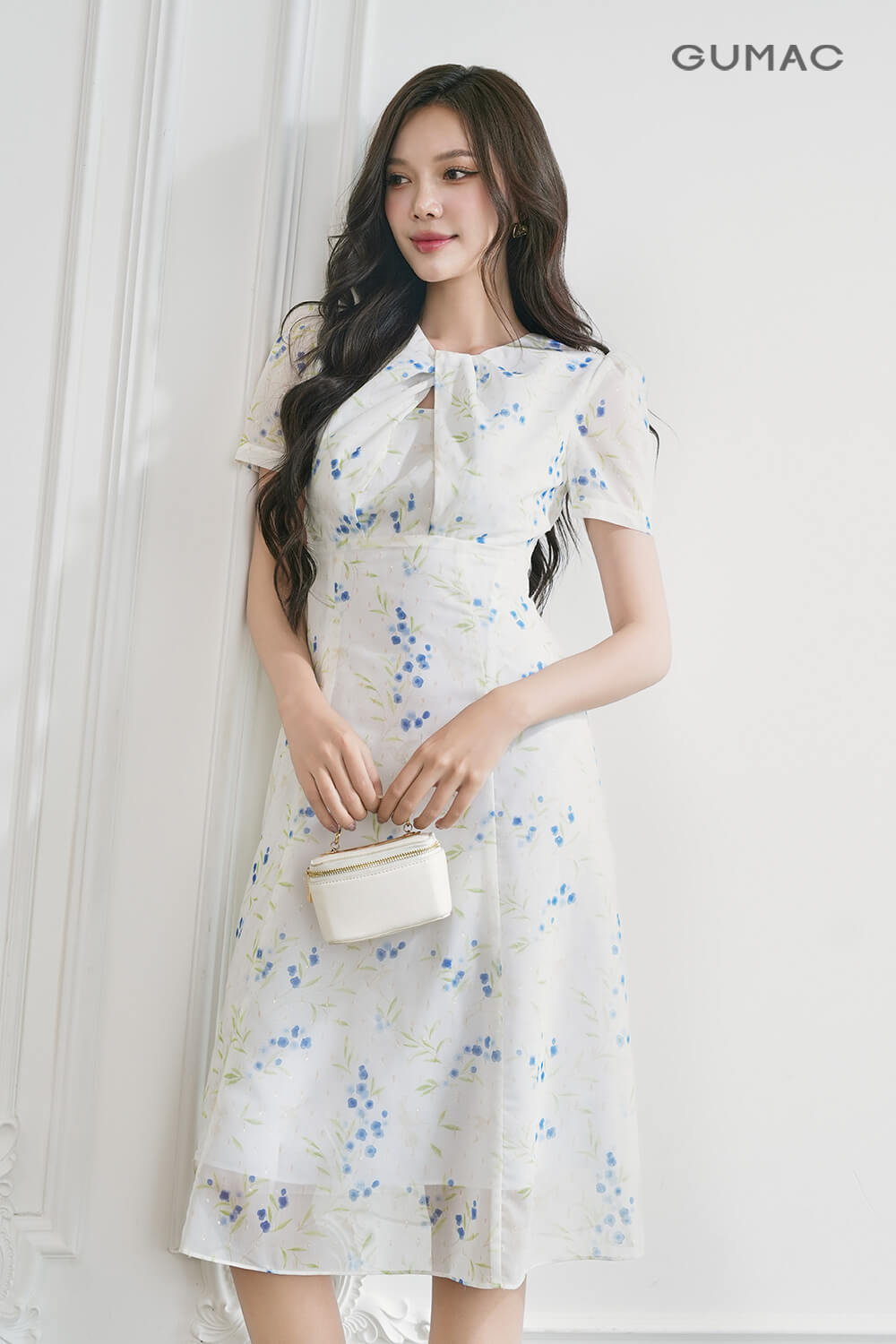 dam hoa co xoan cong so