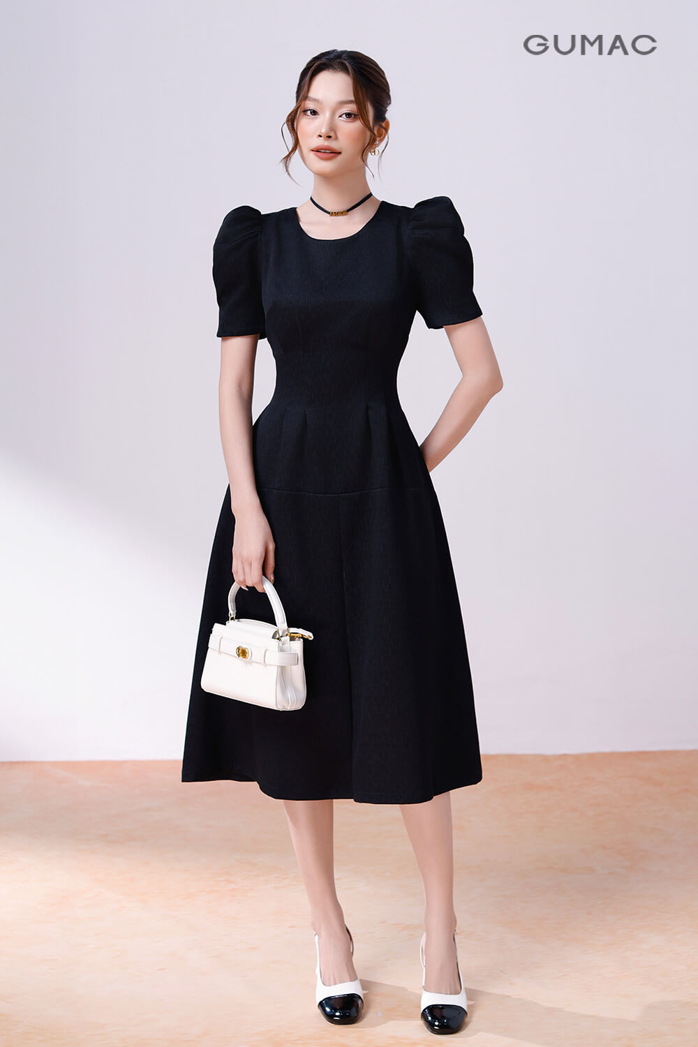 vay-dam-di-choi-dao-pho