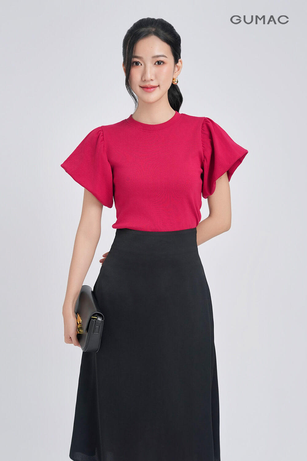 áo thun cánh dơi mix cùng chân váy