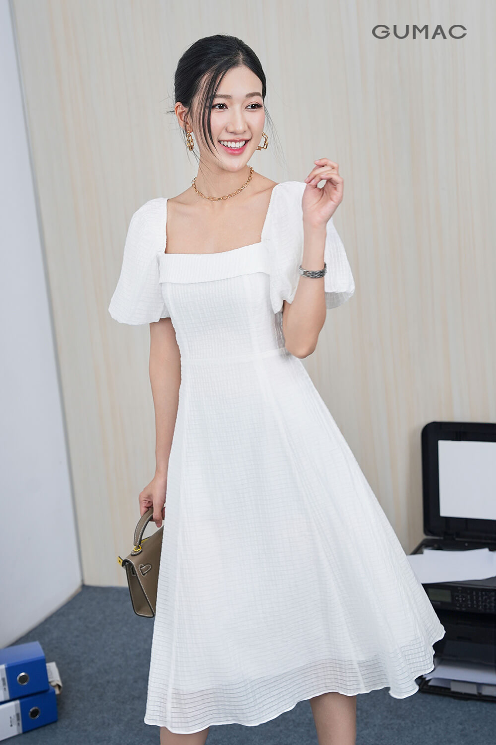 vay dam gumac maxi trang chup anh thac nuoc dep