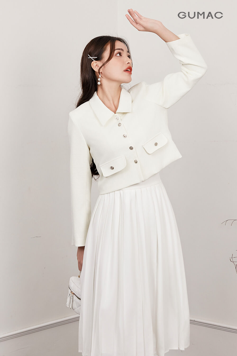 Mix chân váy xòe dài mùa đông cùng áo blazer