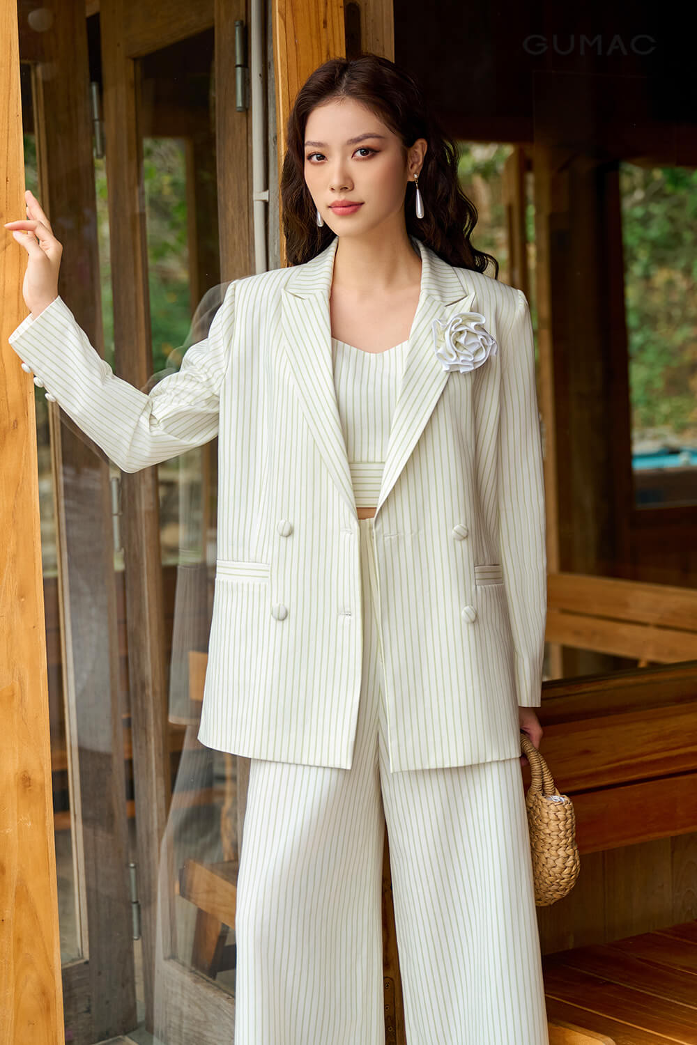 lich su ra doi cua ao blazer