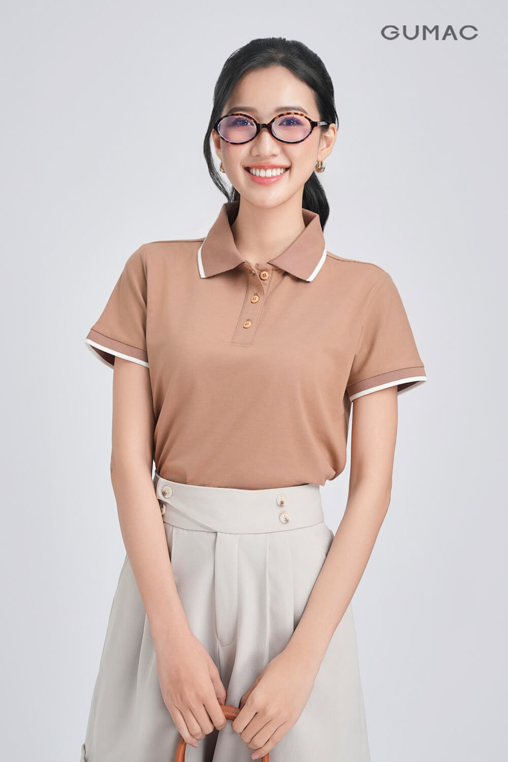 kieu ao polo trung nien cho nu mau nau