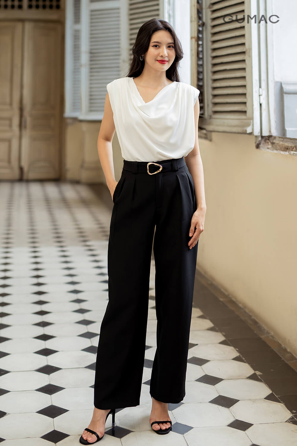 Quần ống rộng xếp ly mặc với áo gì