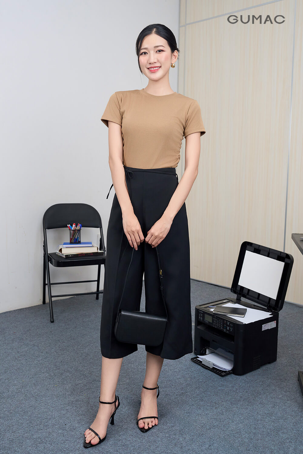 áo dài màu xanh ngọc kết hợp quần culottes