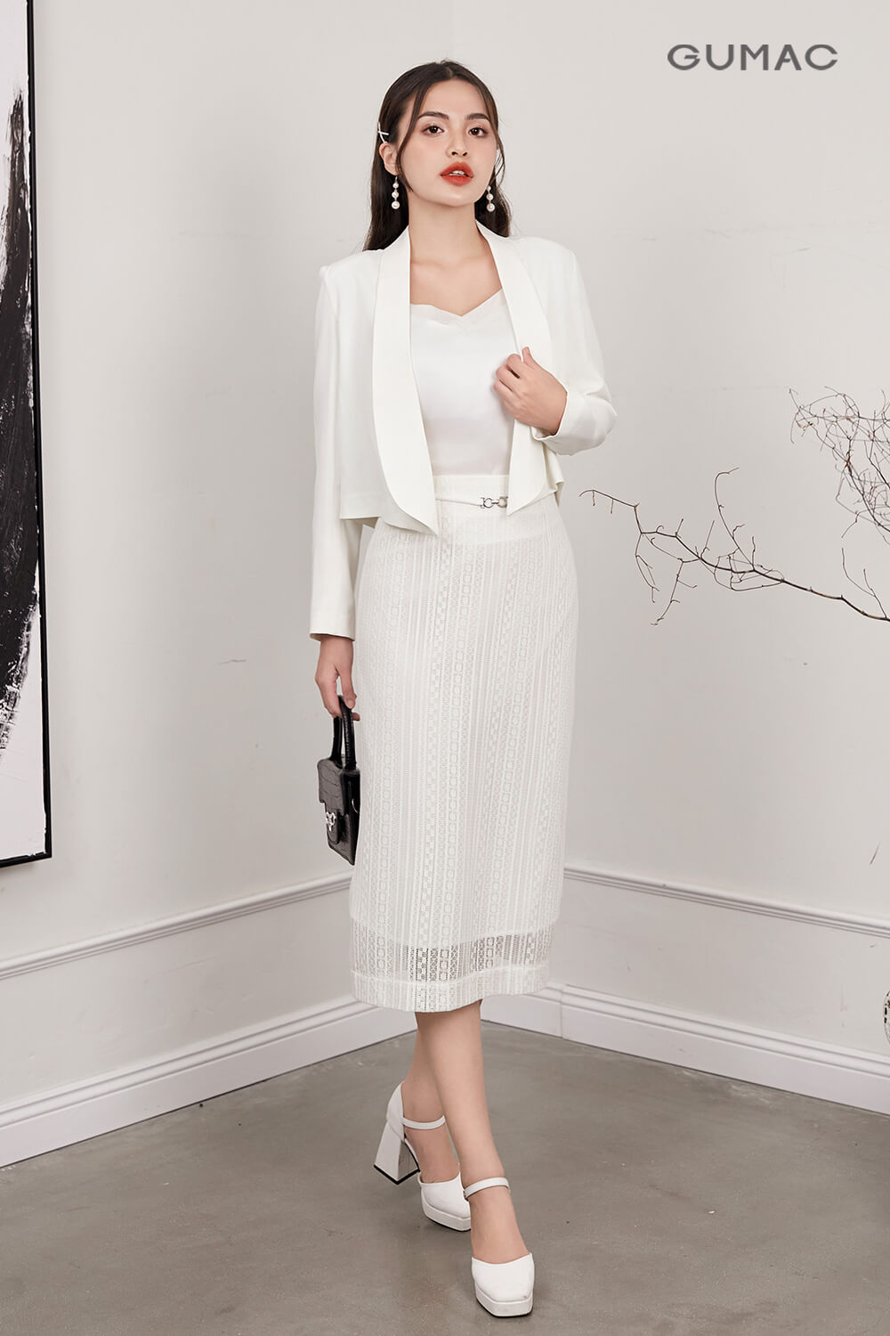 Phối đồ với chân váy midi