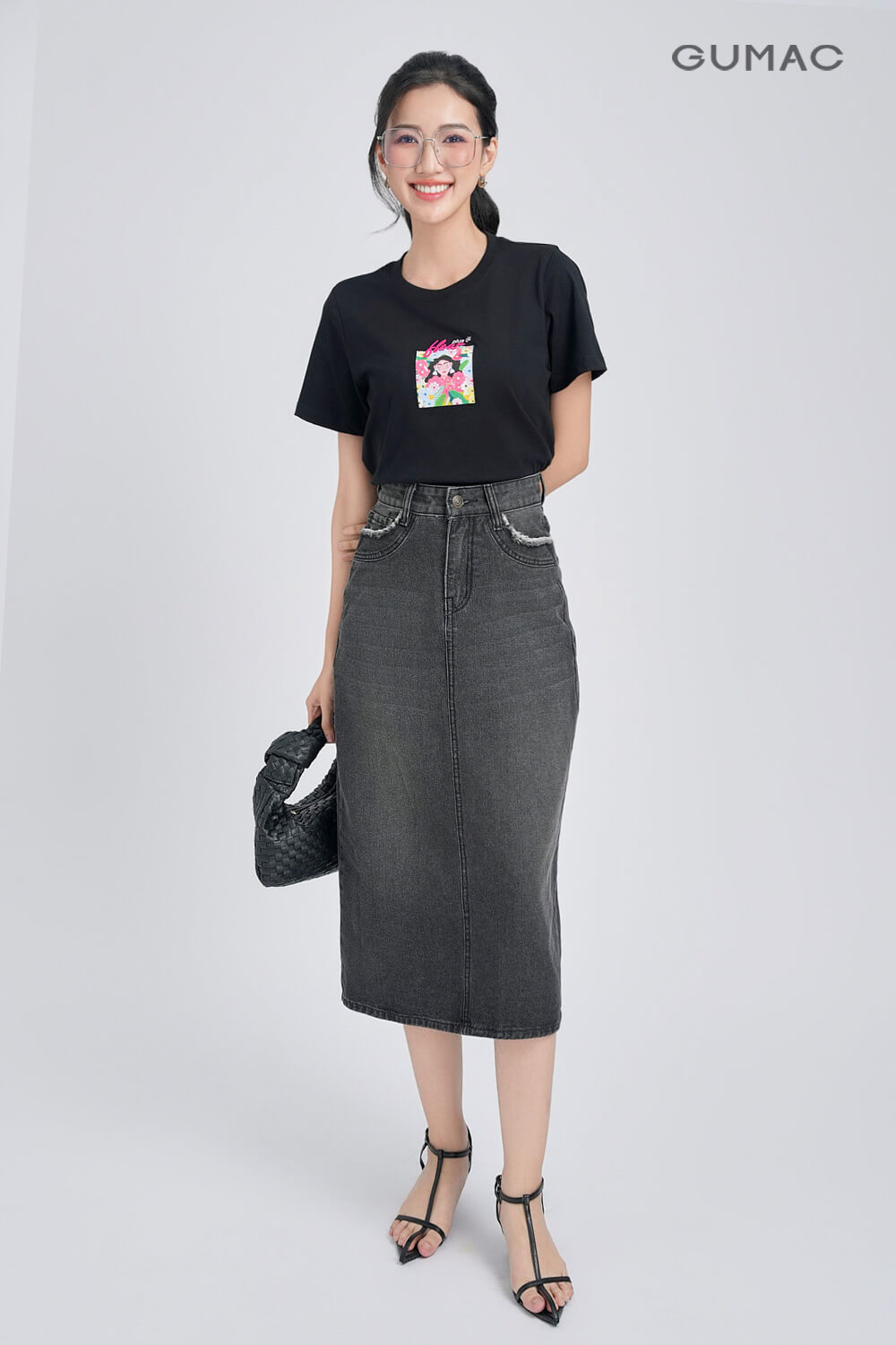 áo thun đen nữ phối chân váy dài