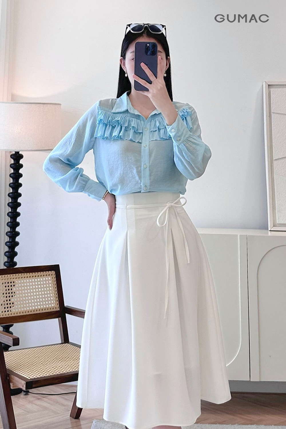 goi y outfit phoi voi ao so mi co duc cuc thoi thuong