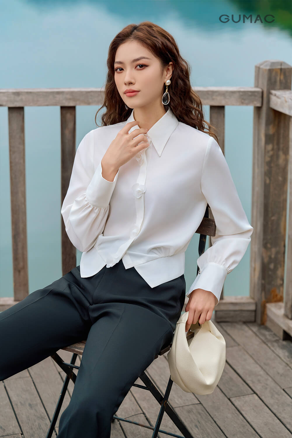 ao so mi truyen thong phoi bo gau