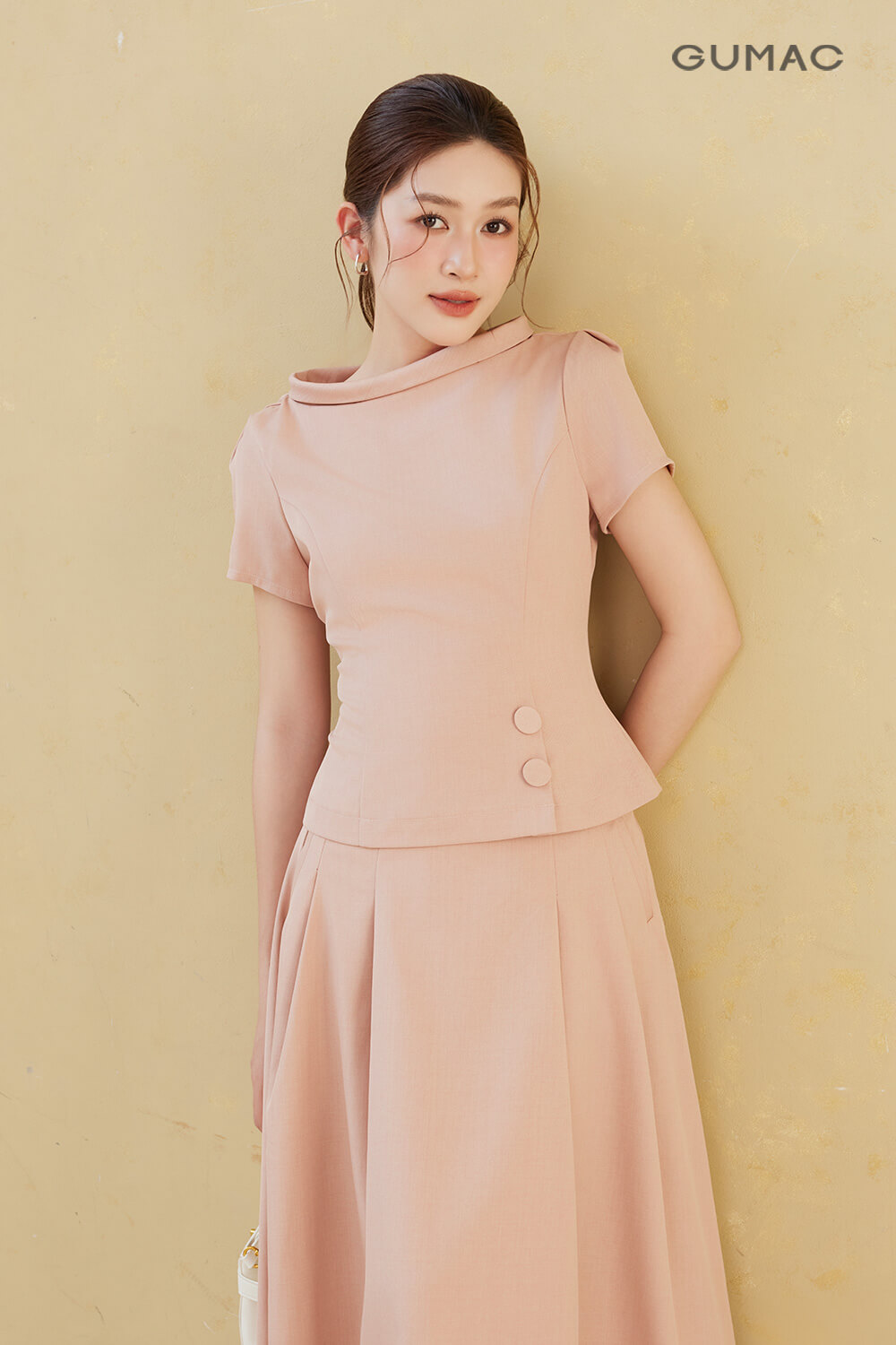 Áo sơmi peplum cổ lật Áo sơmi peplum cổ lật