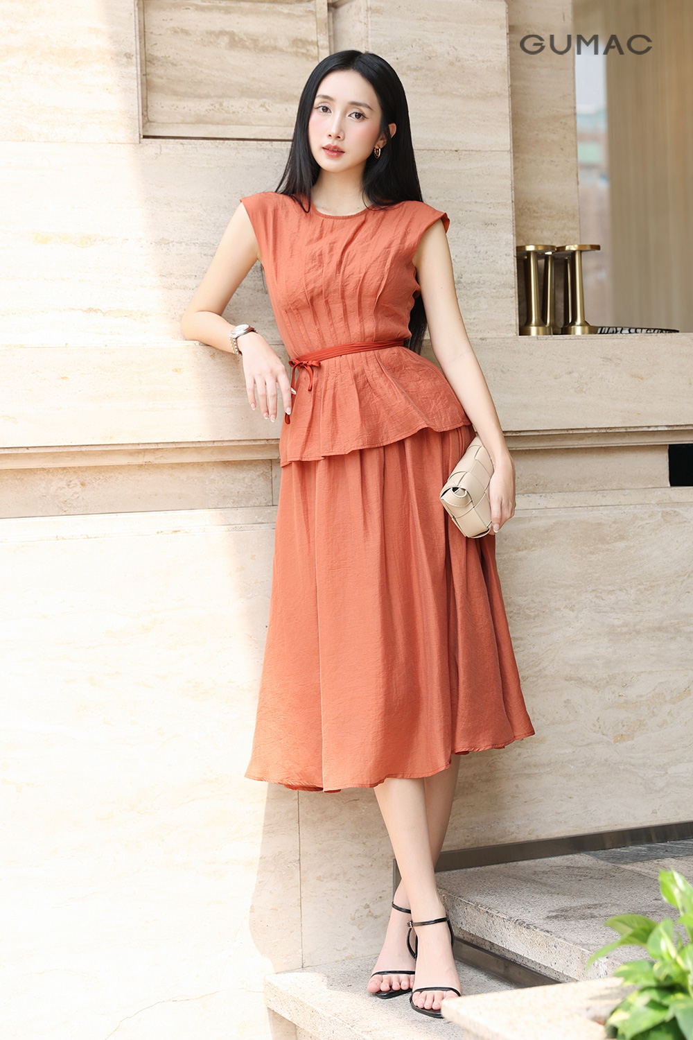 ao kieu chiet ly eo mix chan vay xoe lung thun