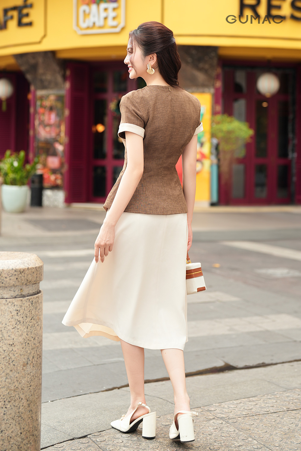 Áo peplum phối viền tay