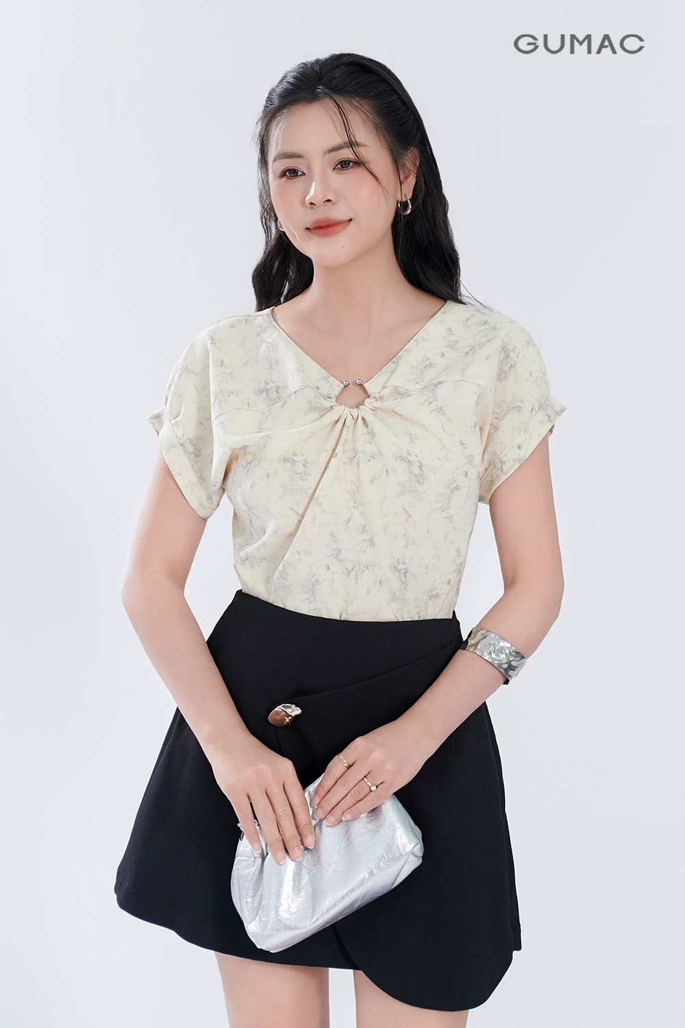 Áo suông lưng kiểu