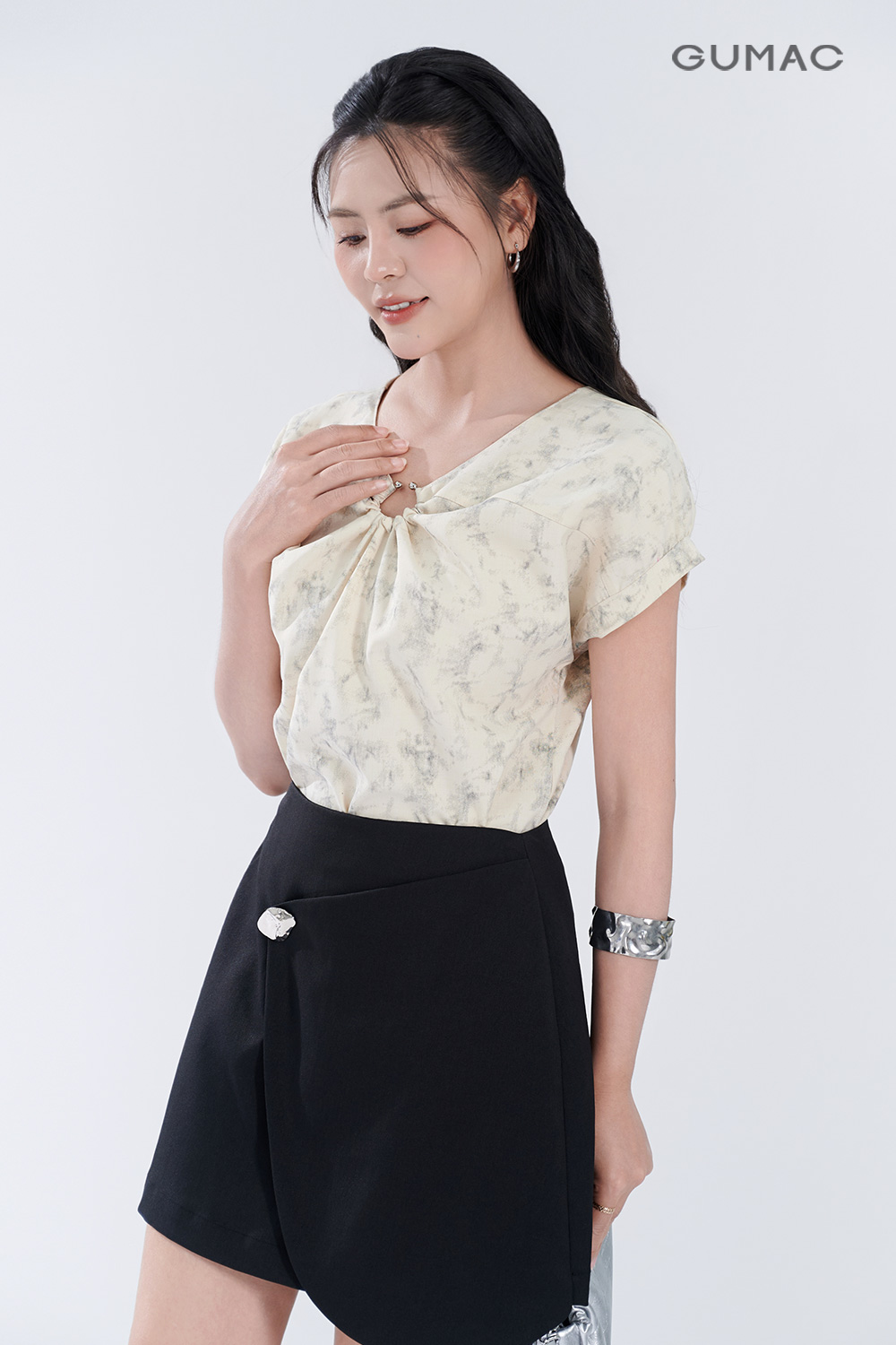 Áo suông lưng kiểu