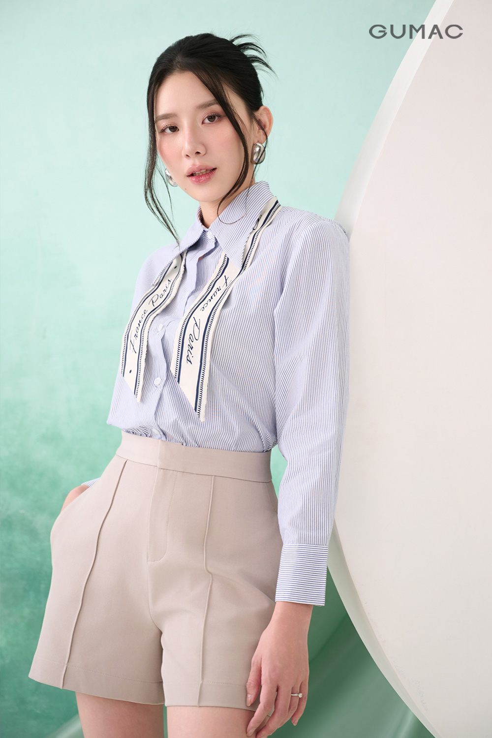 Áo sơ mi phom rộng