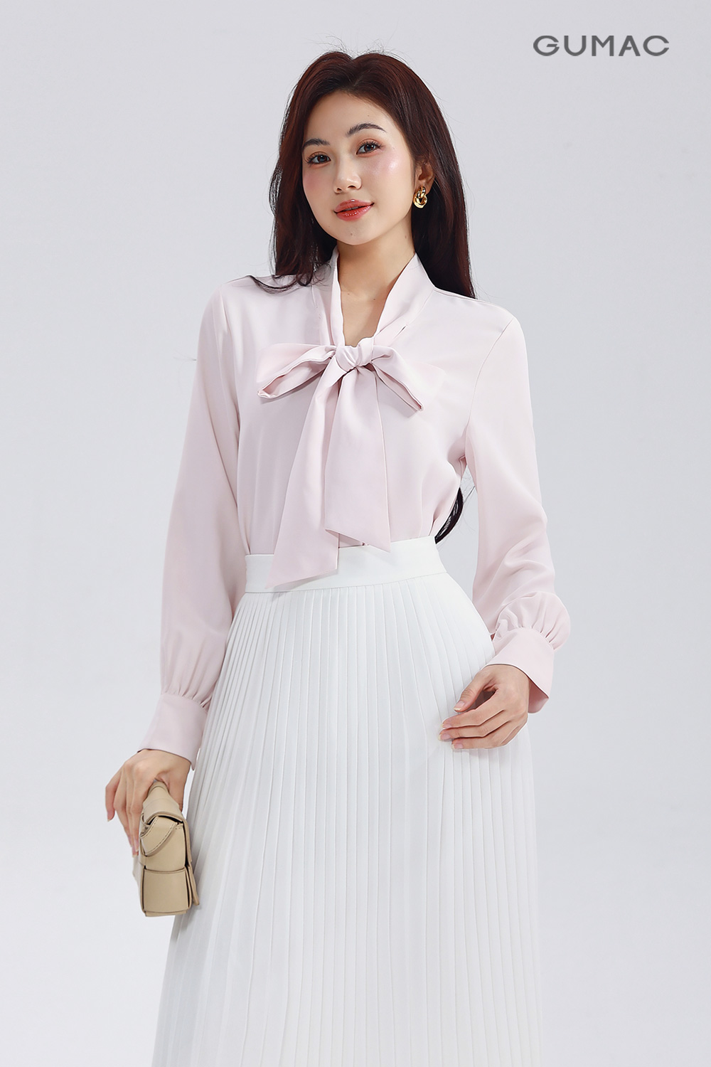Áo lụa thắt nơ cổ